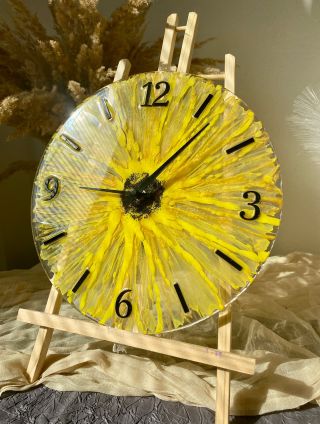 Sluneční hodiny odcestovaly do New Yorku. Pro ty, kteří milují jasné barvy, slunce a květinové motivy. Ráda tyto hodiny...